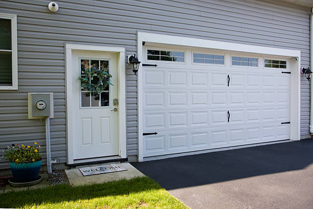 24/7 Emergency Garage Door Panel Replacement experts in Greensburg, LA